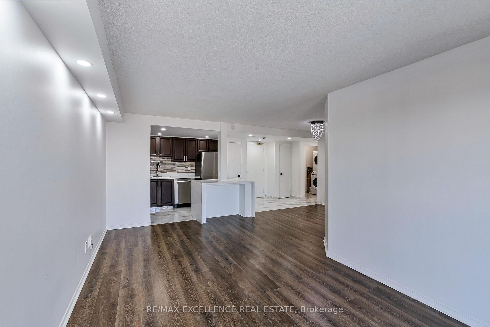 115 Hillcrest Ave E, #1913