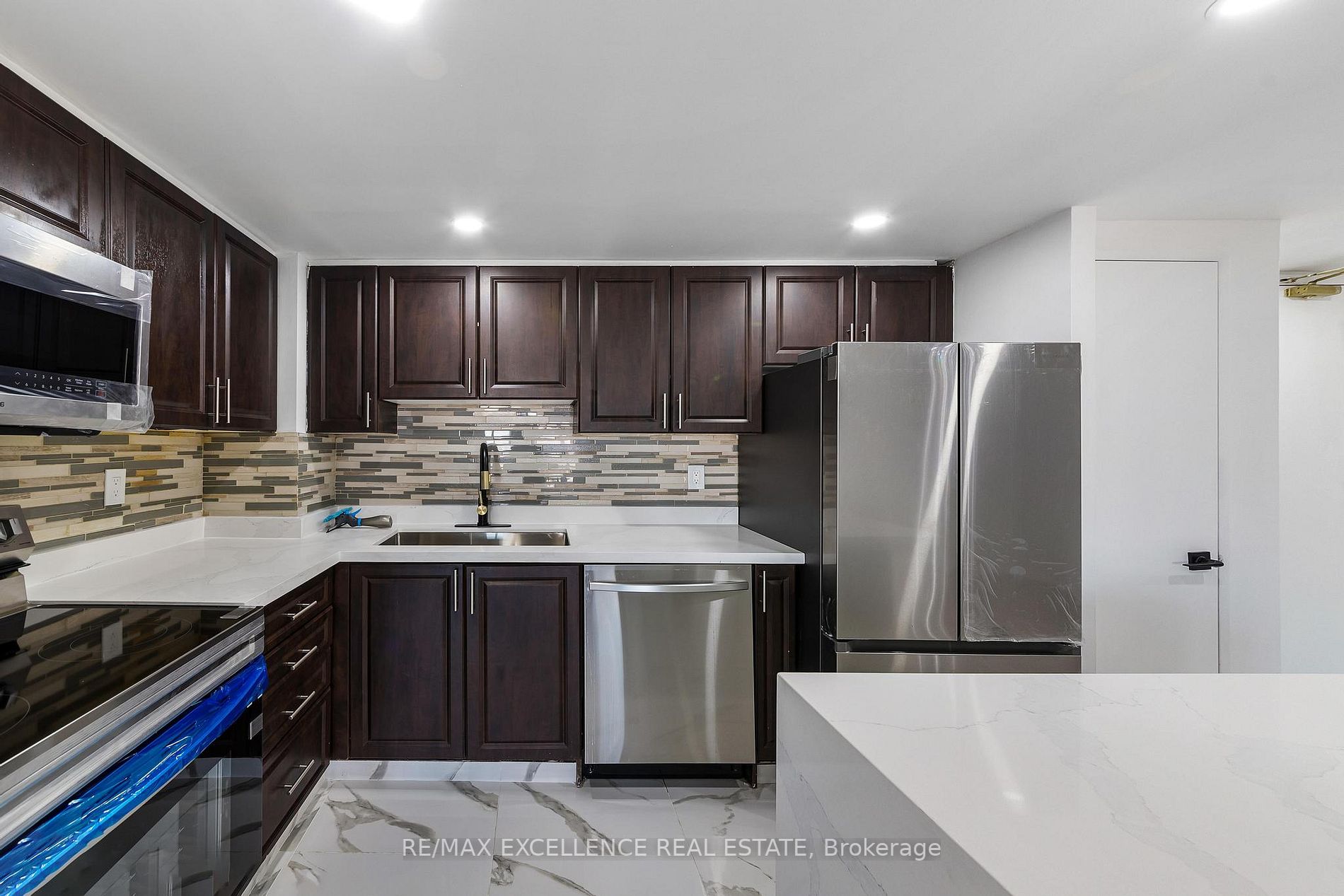 115 Hillcrest Ave E, #1913