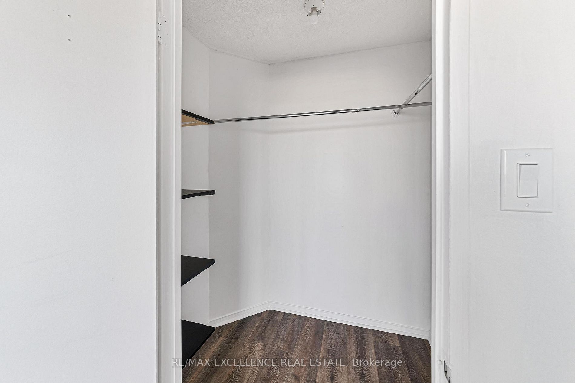 115 Hillcrest Ave E, #1913