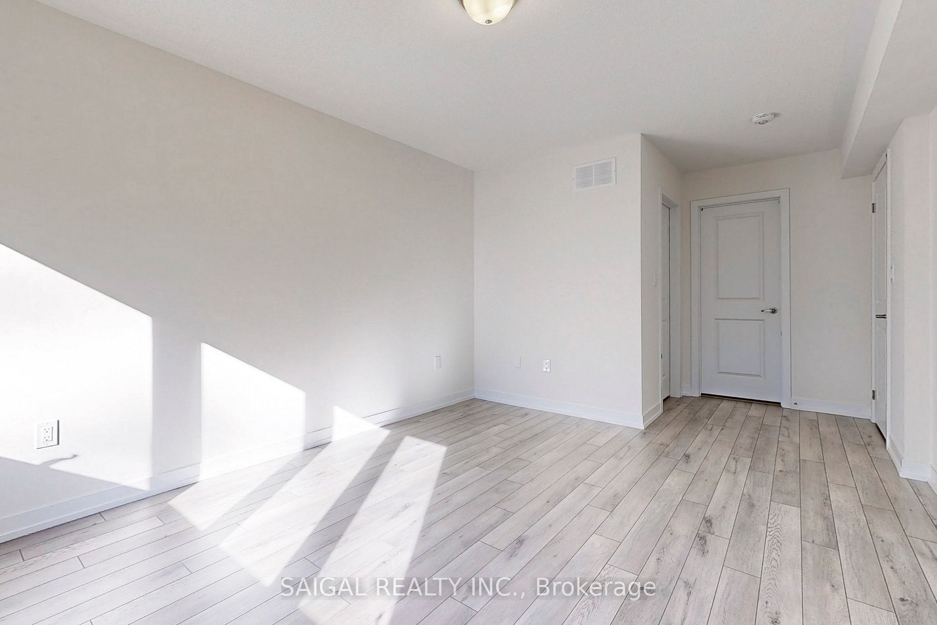 1432 Rose Way