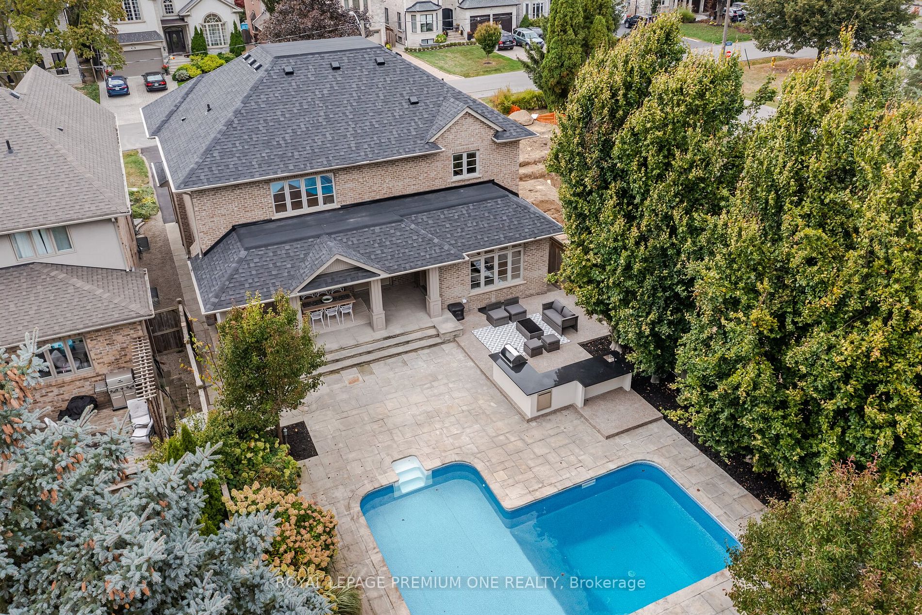 37 Eastglen Cres