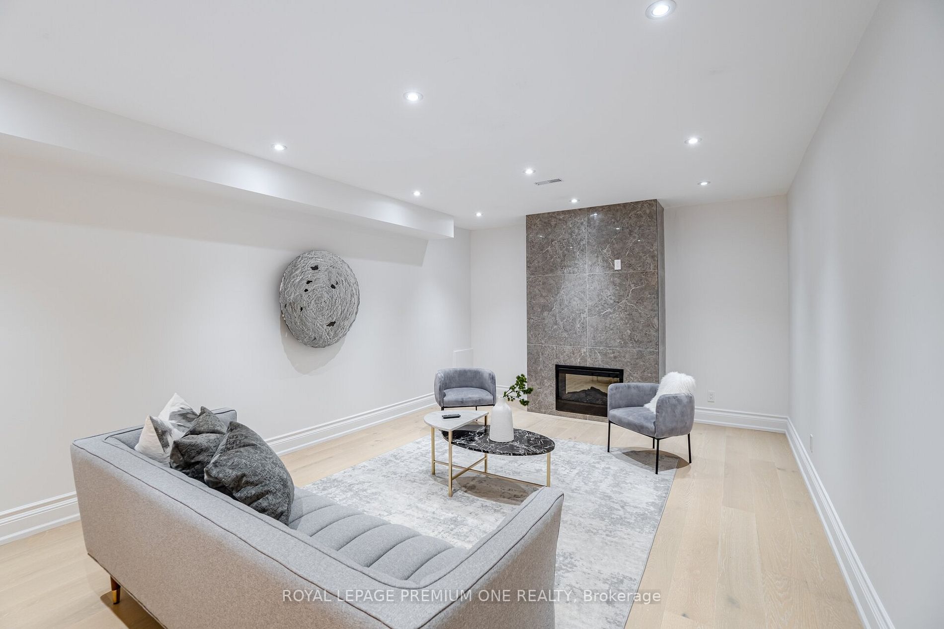 37 Eastglen Cres