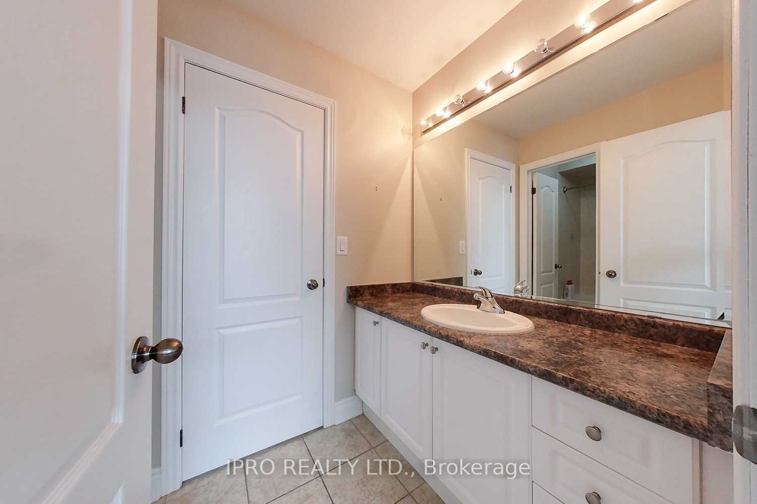 3329 Mistwell Cres