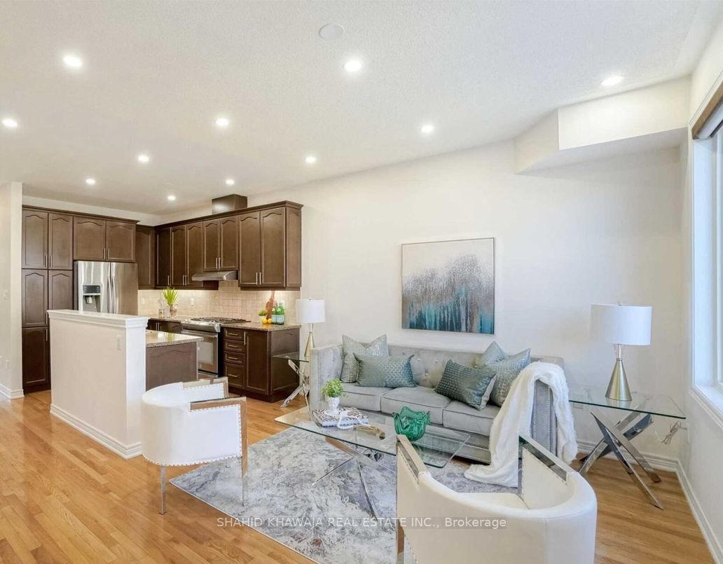 963 Transom Cres