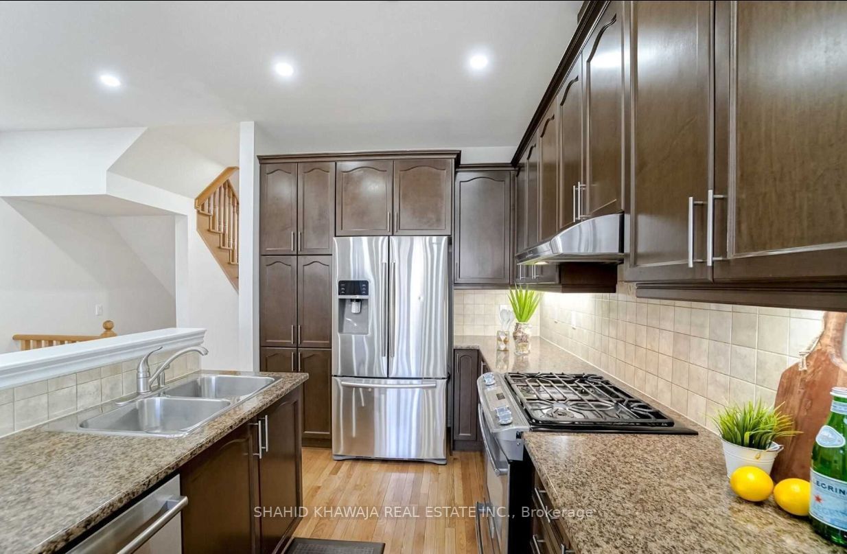 963 Transom Cres