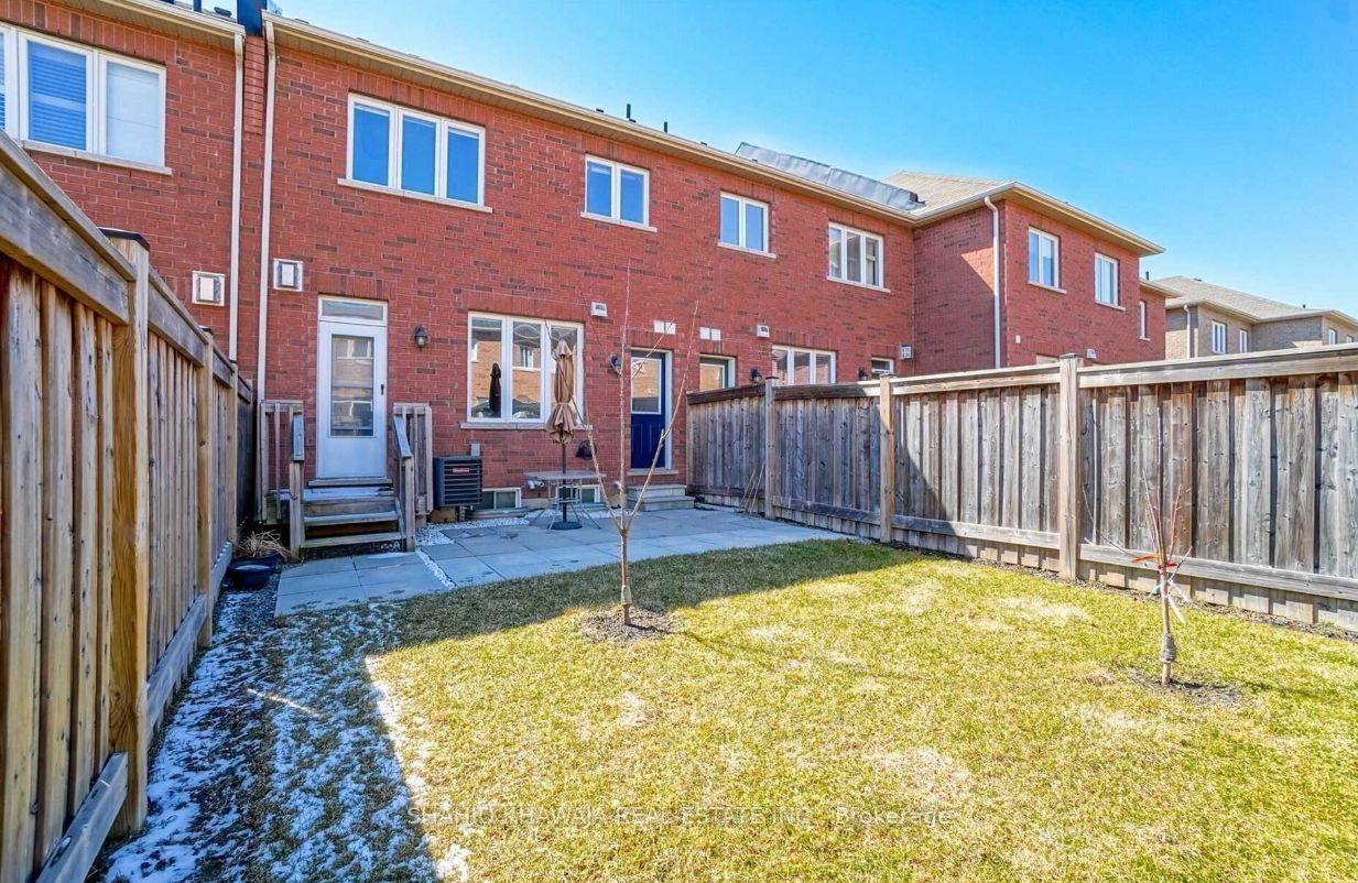 963 Transom Cres