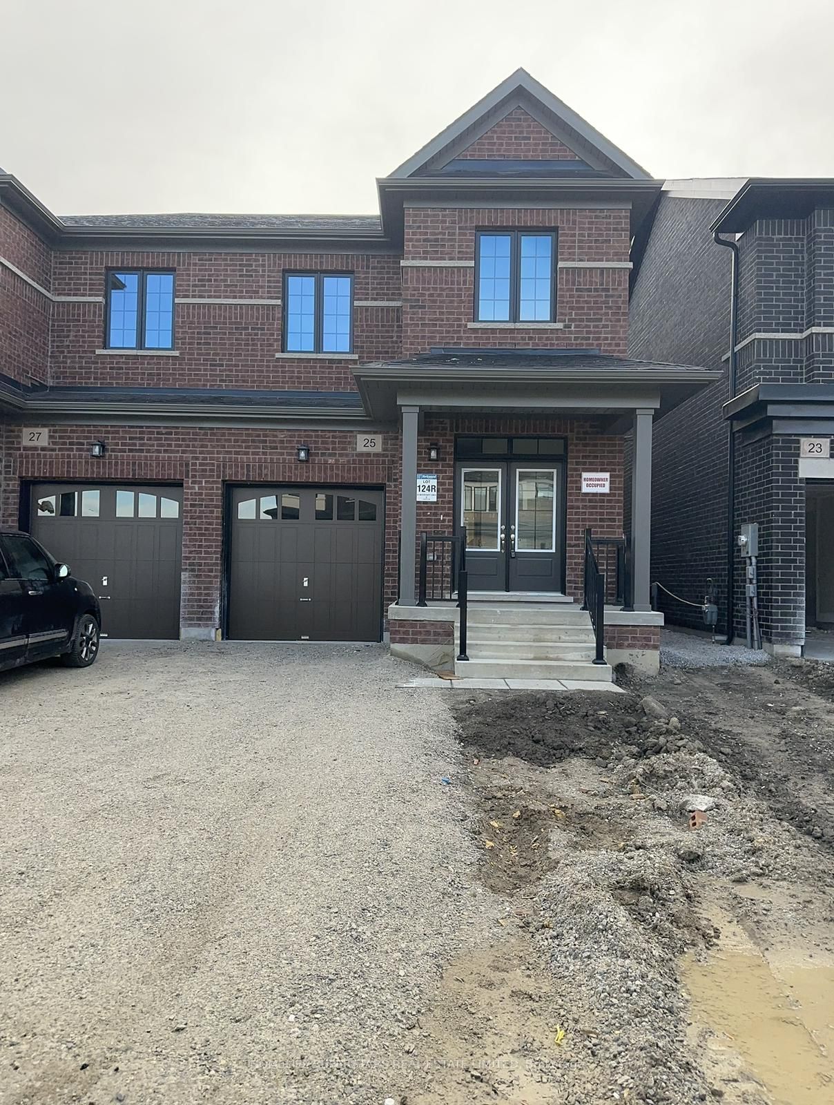 25 Moorhart Cres