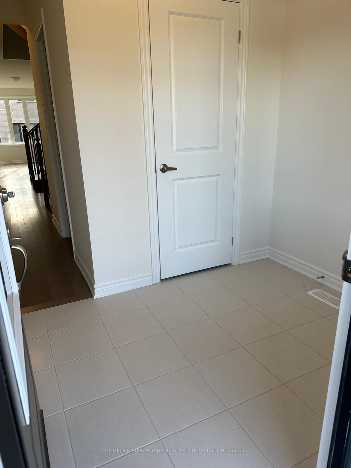 25 Moorhart Cres