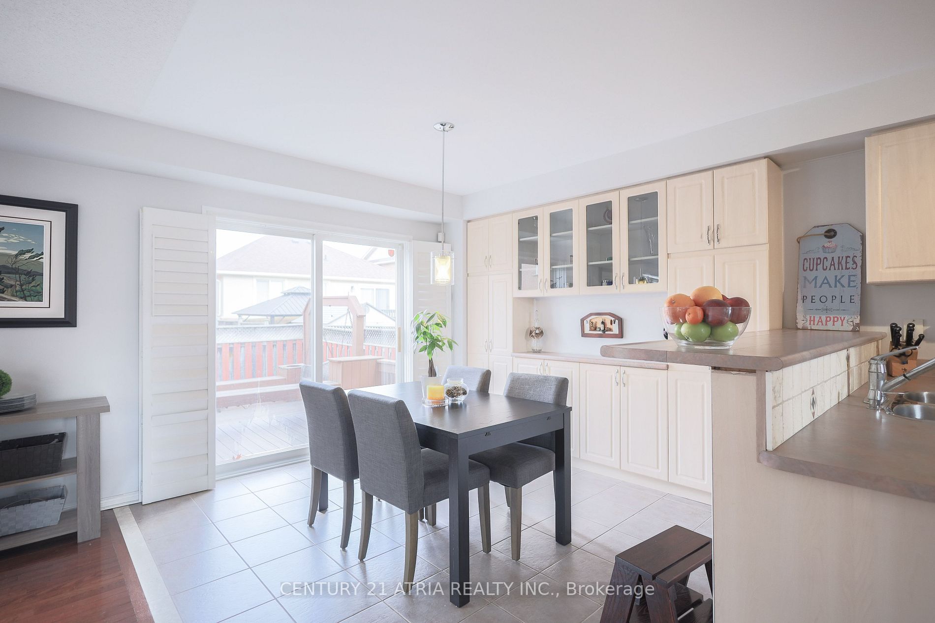 3 Poplar Plains Rd W