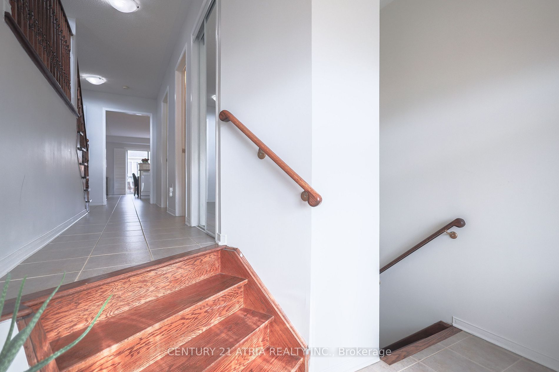 3 Poplar Plains Rd W