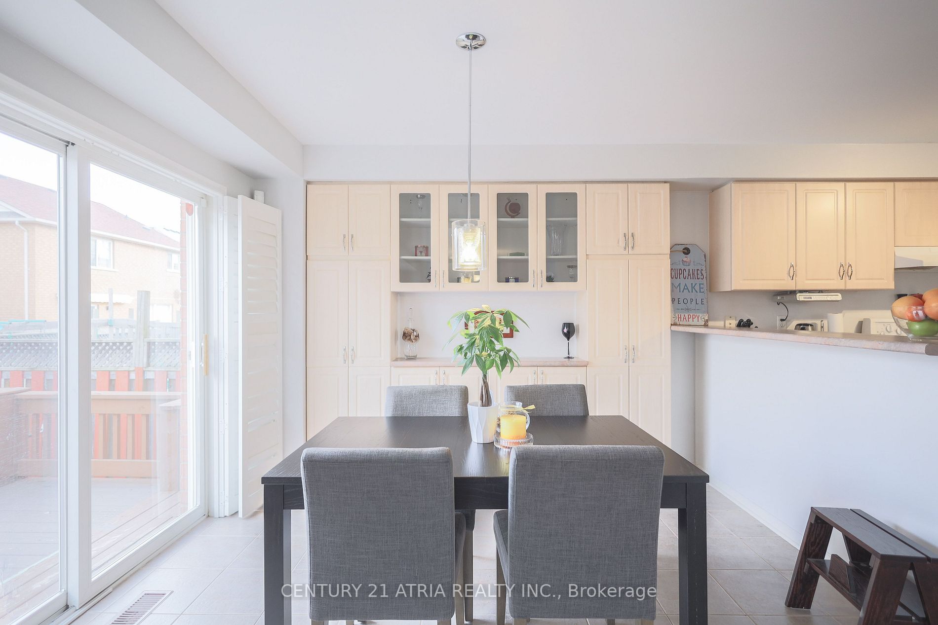 3 Poplar Plains Rd W