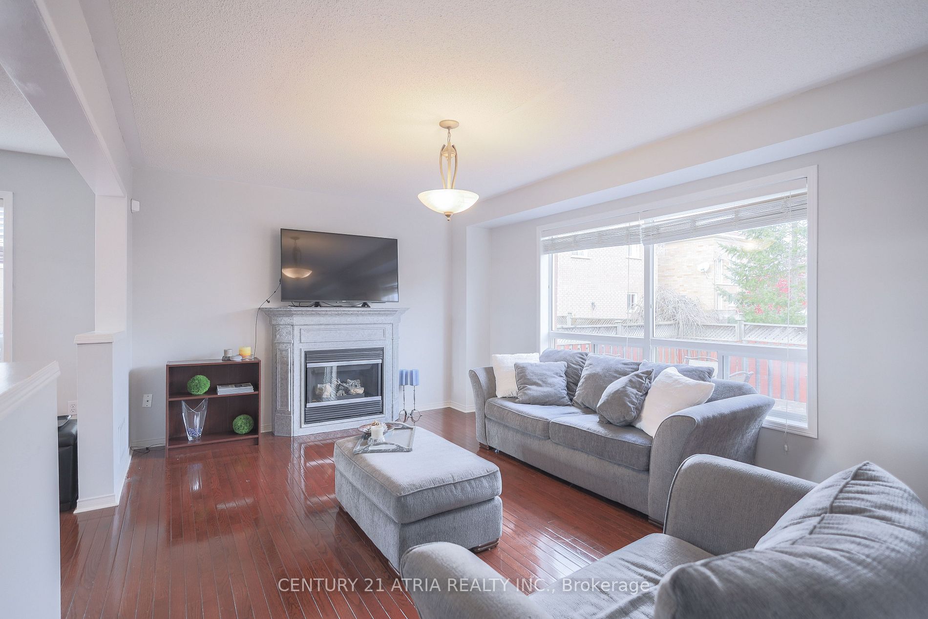 3 Poplar Plains Rd W
