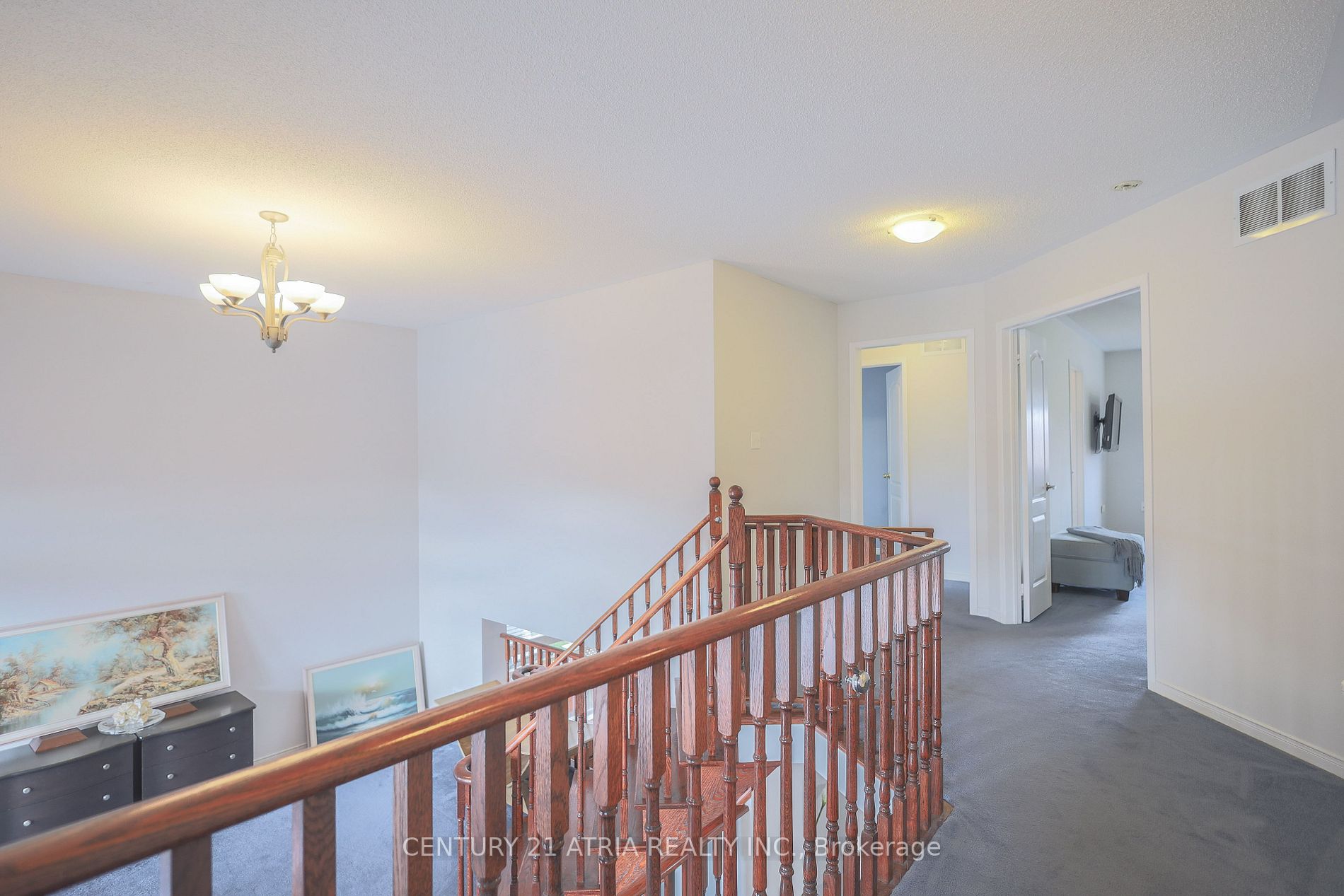 3 Poplar Plains Rd W