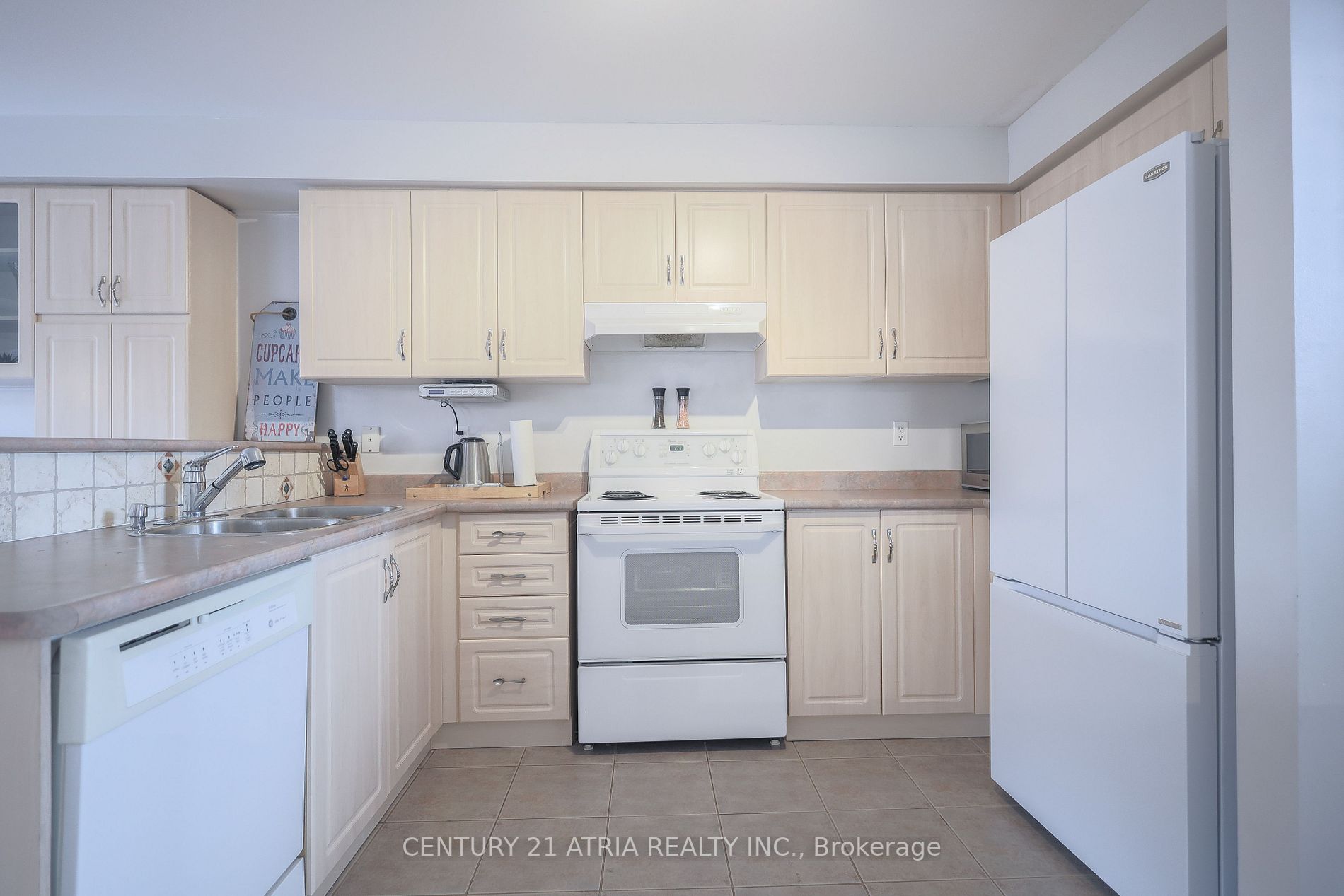 3 Poplar Plains Rd W
