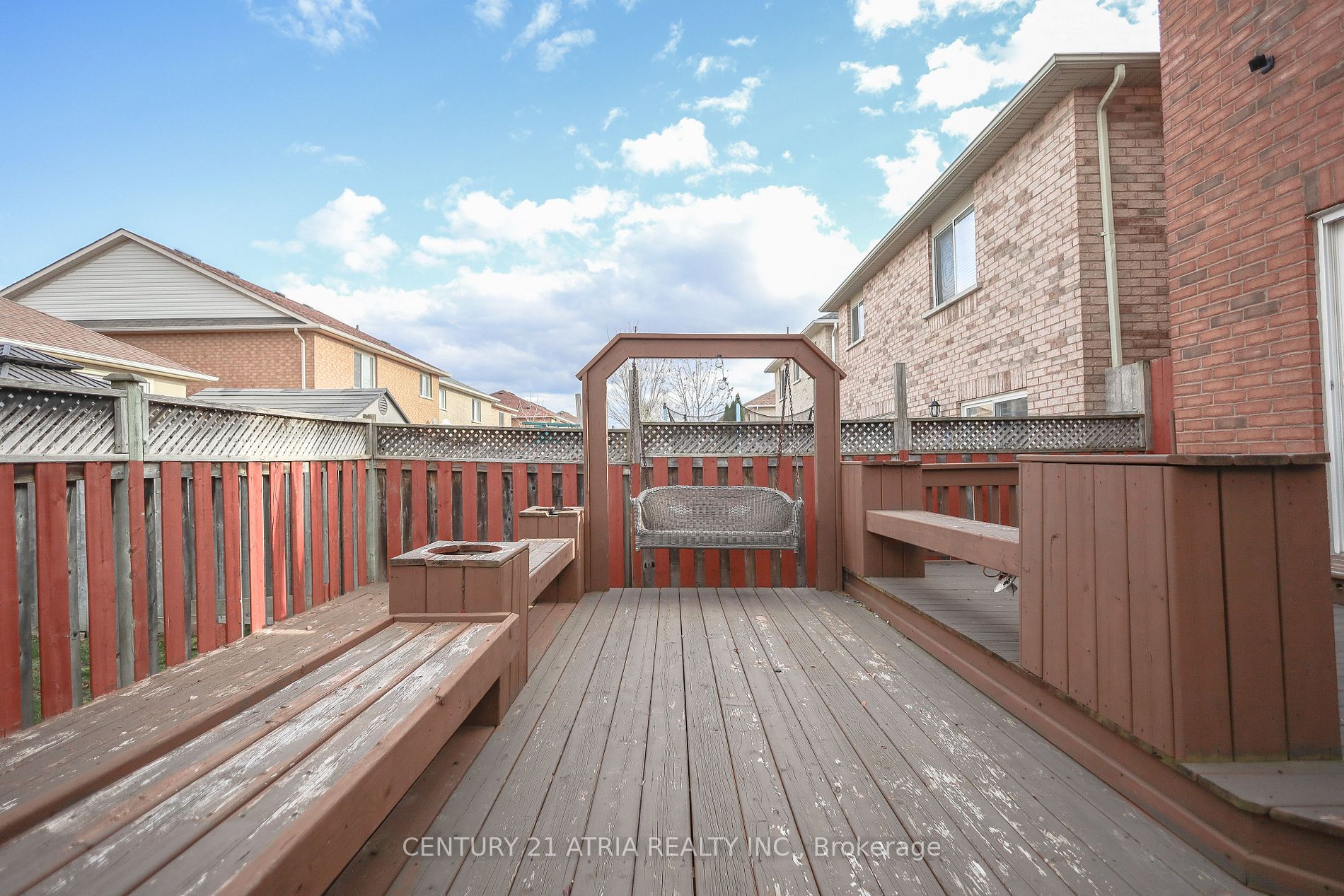 3 Poplar Plains Rd W