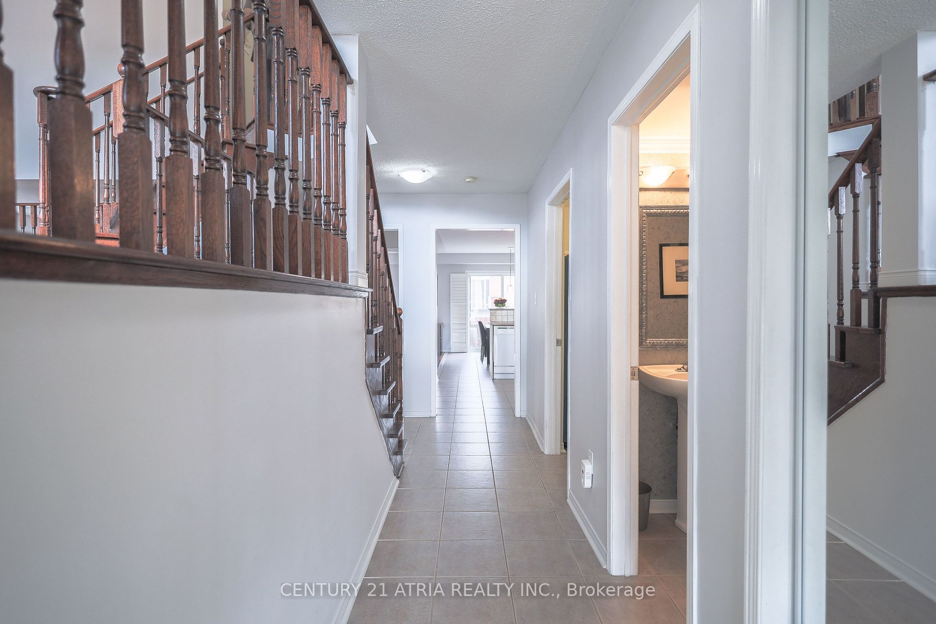 3 Poplar Plains Rd W