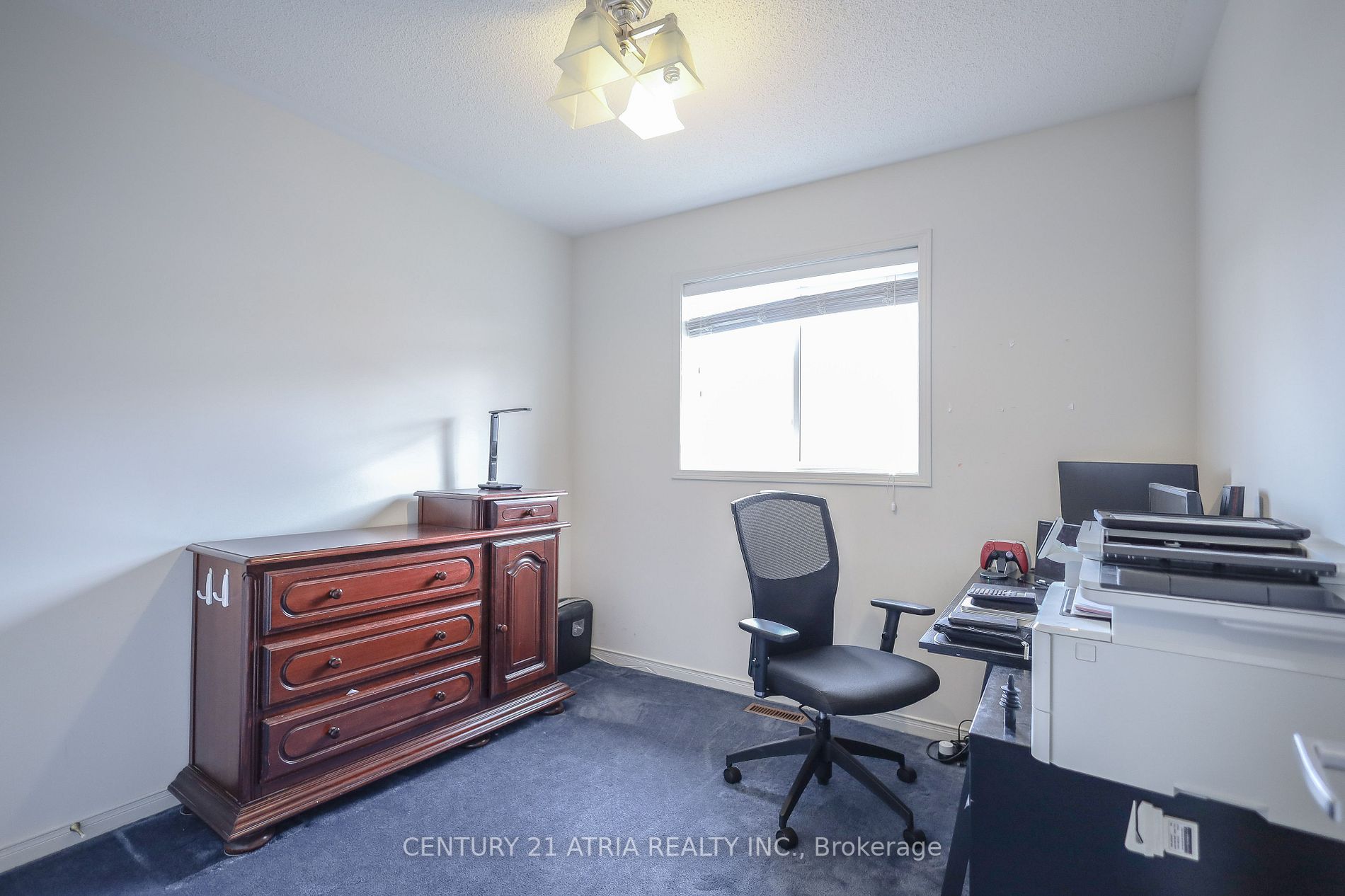 3 Poplar Plains Rd W