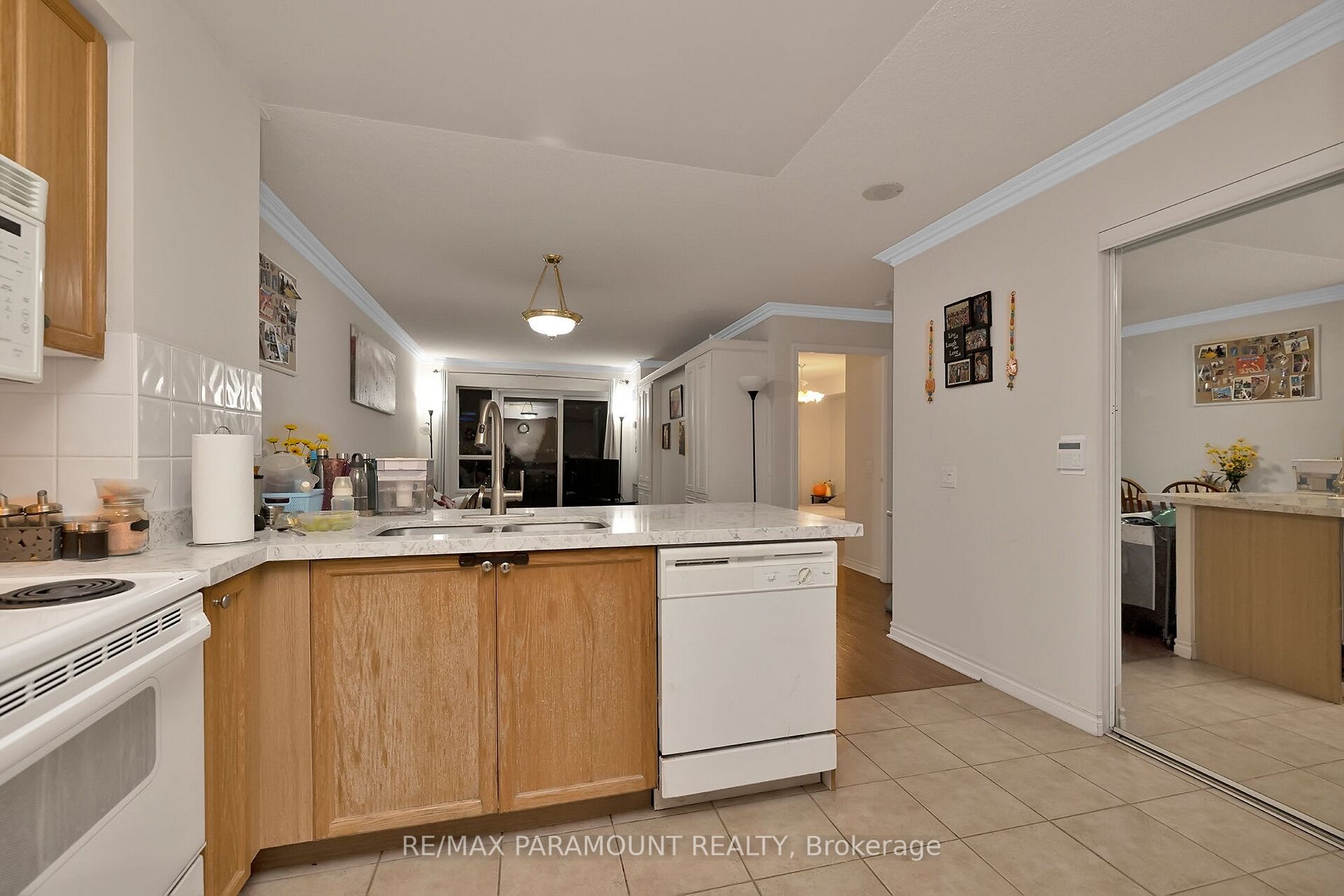 25 Kingsbridge Garden Circ, #2127