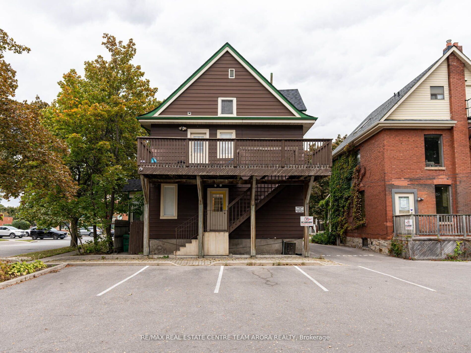 281 Main St N