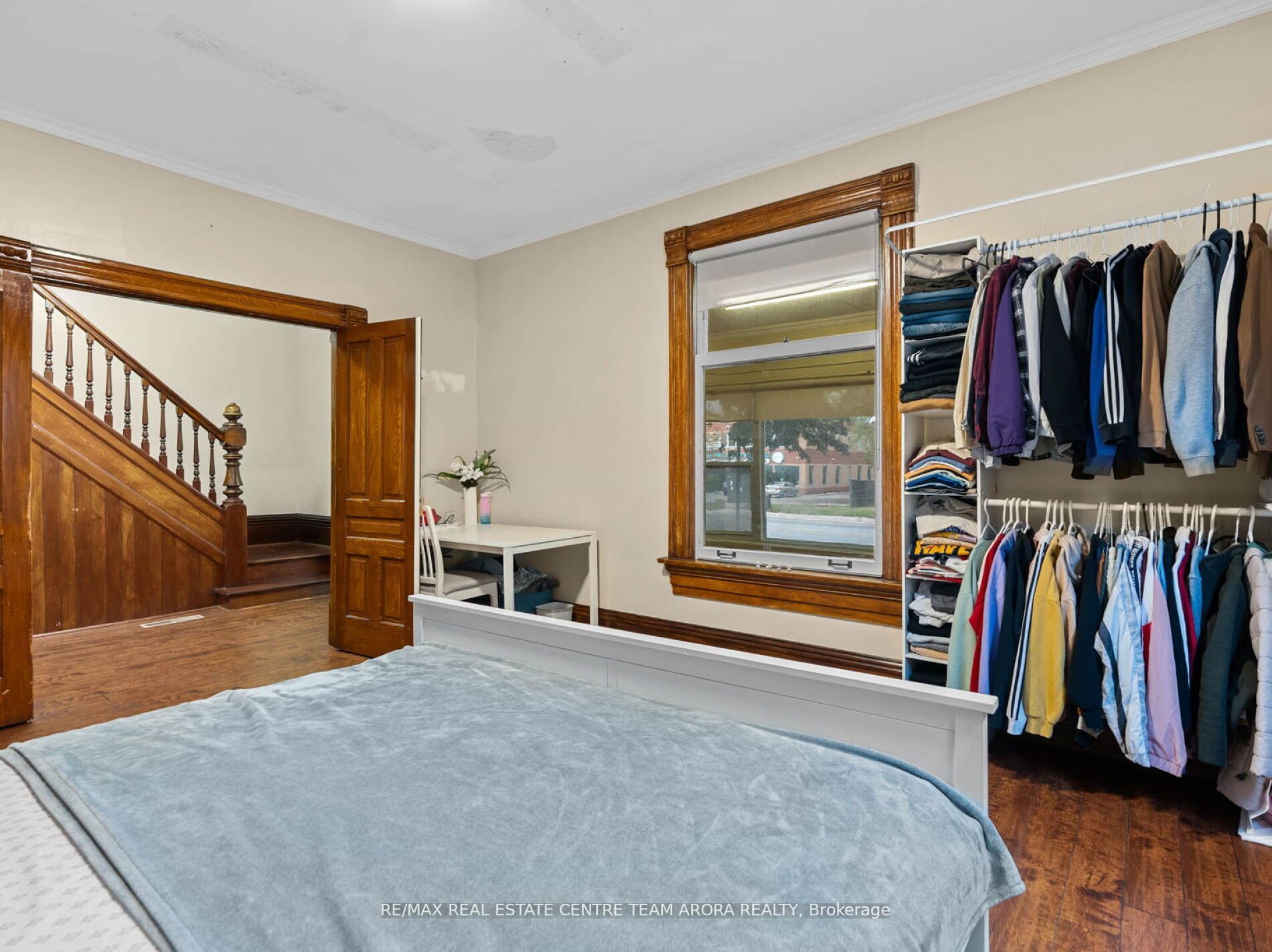 281 Main St N