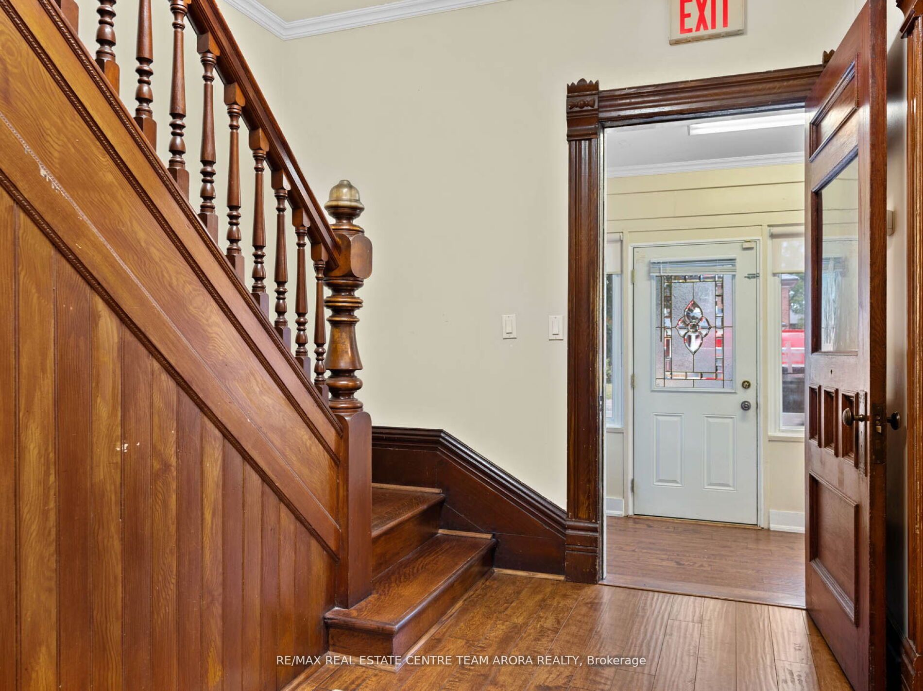 281 Main St N