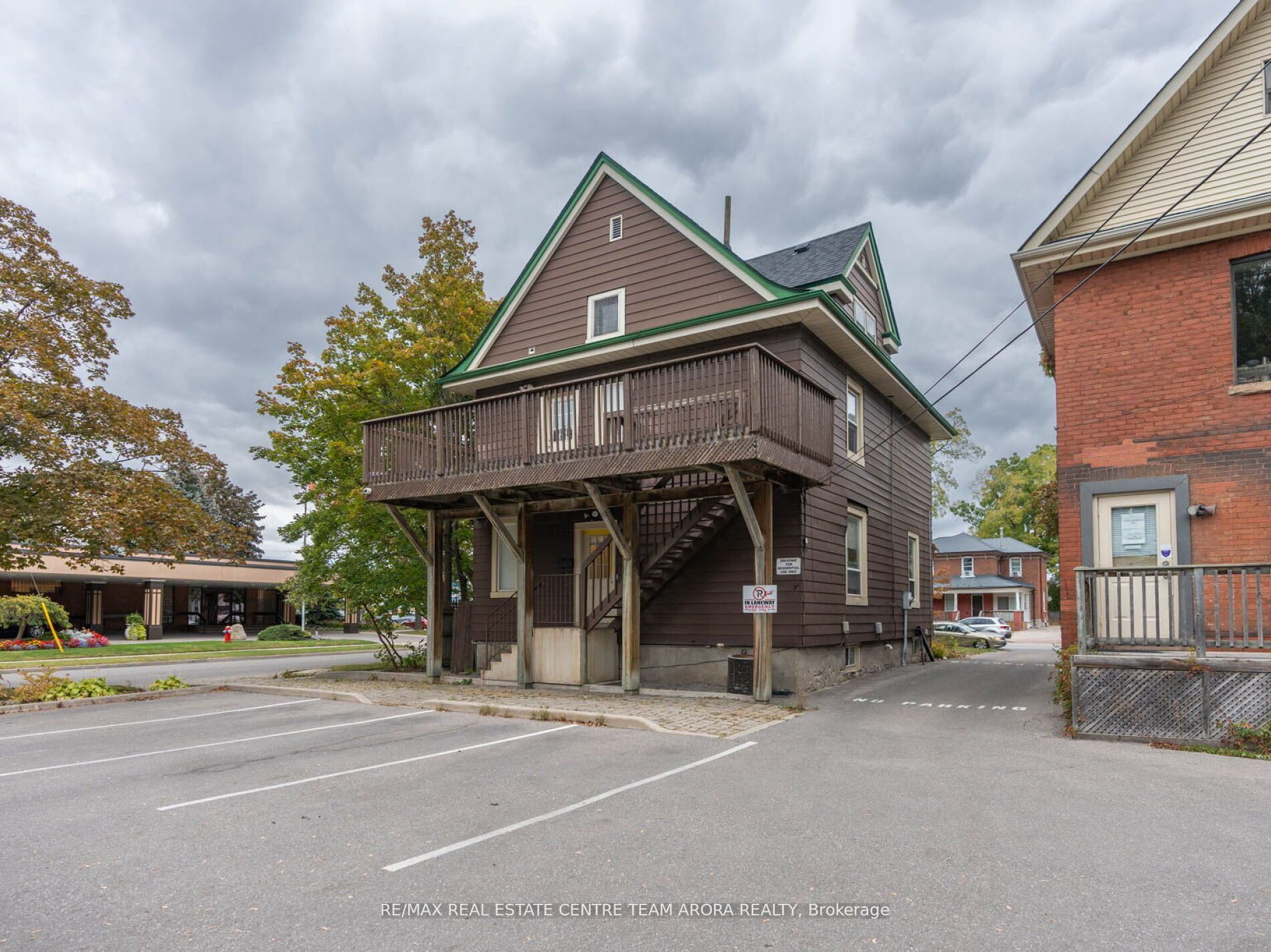 281 Main St N