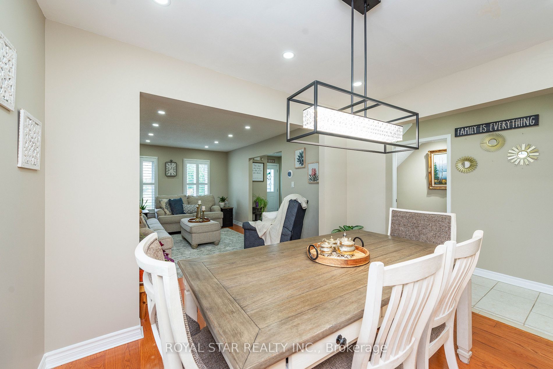 1 Nimrod Cres
