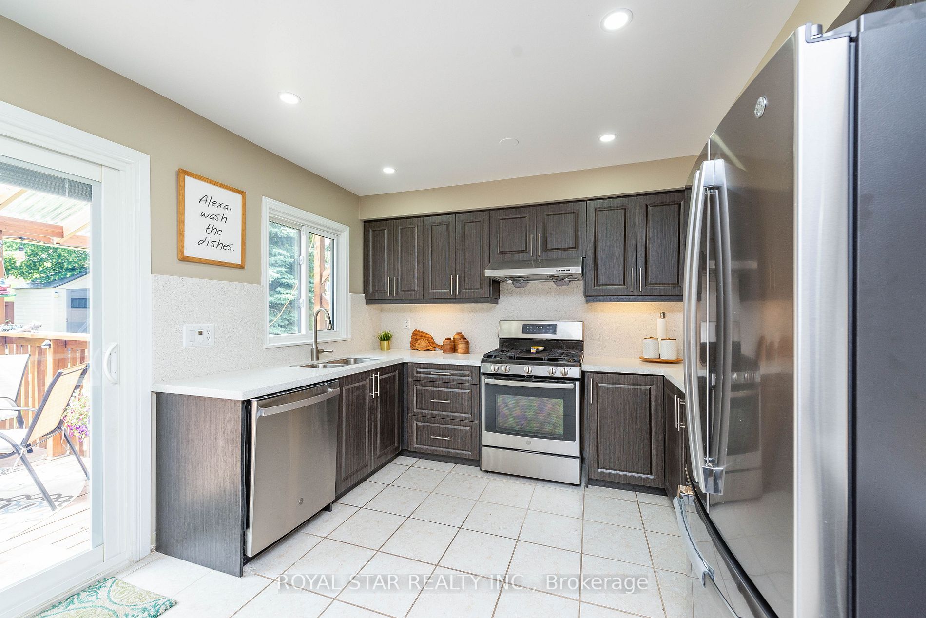 1 Nimrod Cres