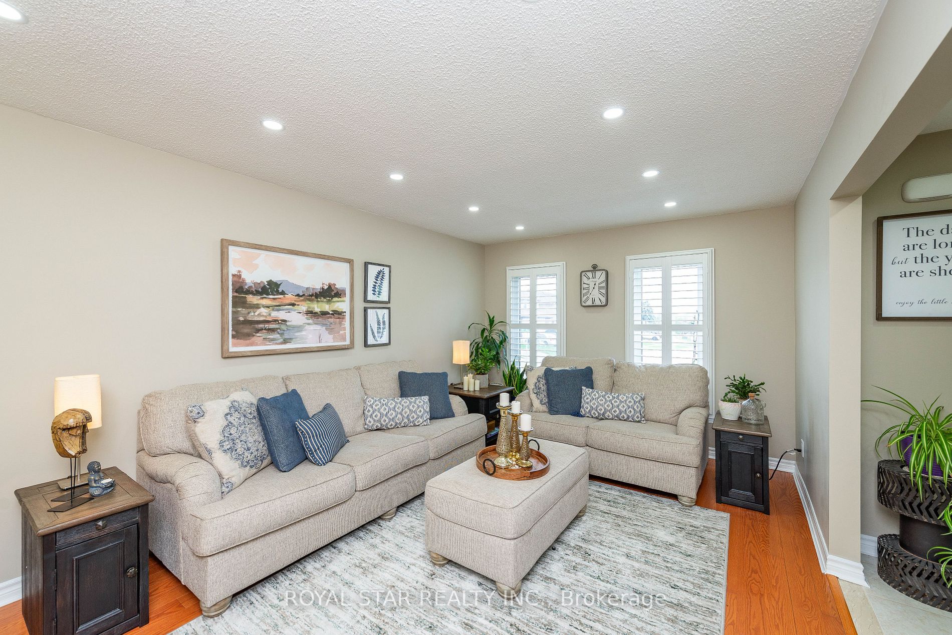 1 Nimrod Cres