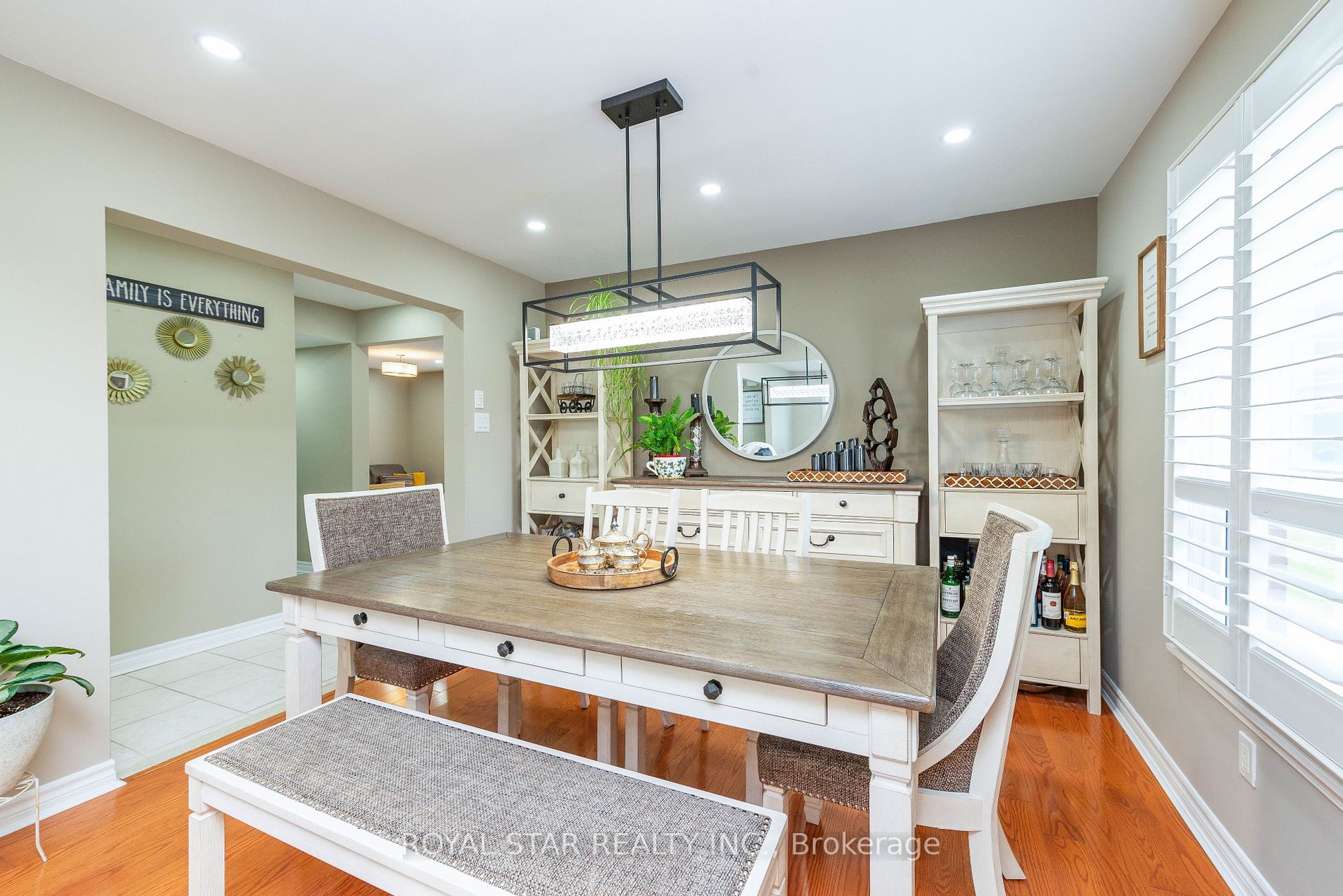 1 Nimrod Cres