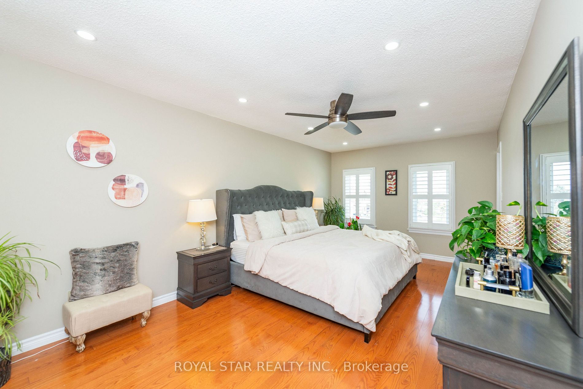 1 Nimrod Cres