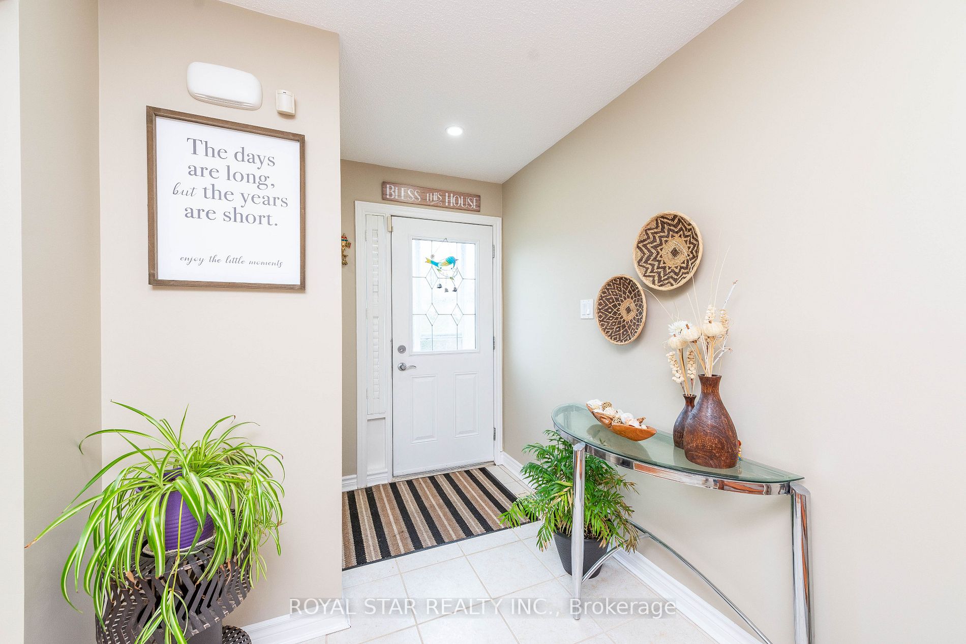 1 Nimrod Cres