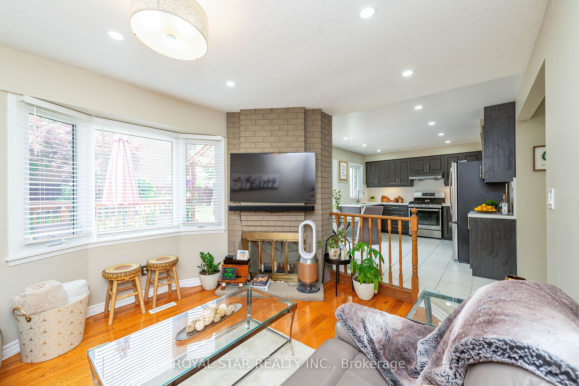 1 Nimrod Cres