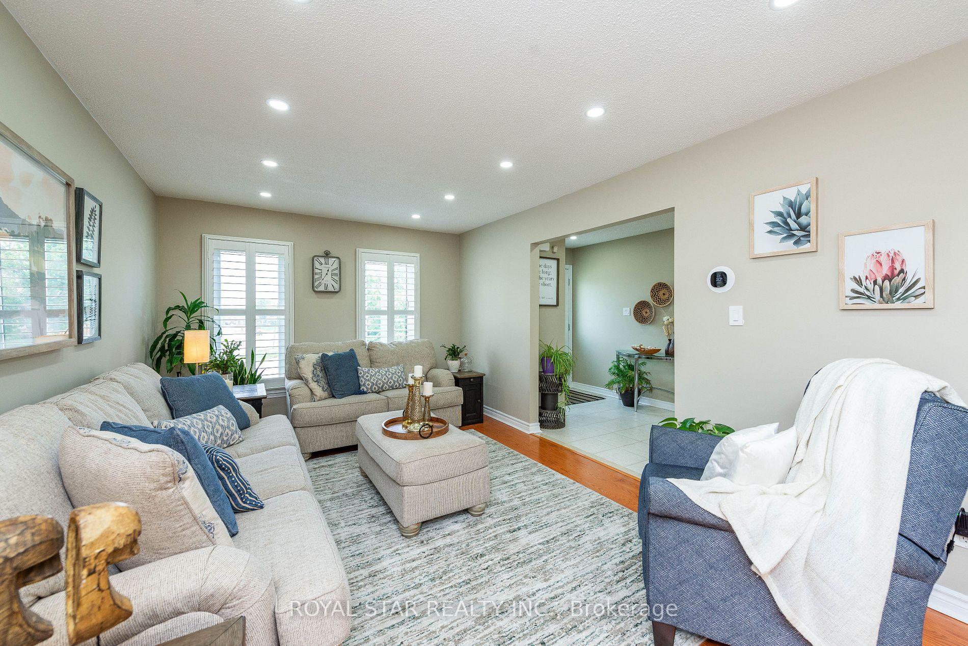 1 Nimrod Cres