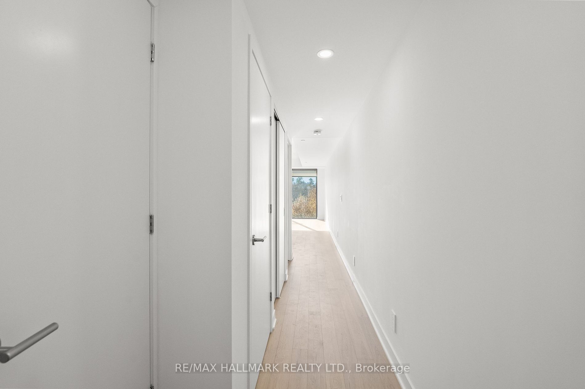 2720 Dundas St W, #324