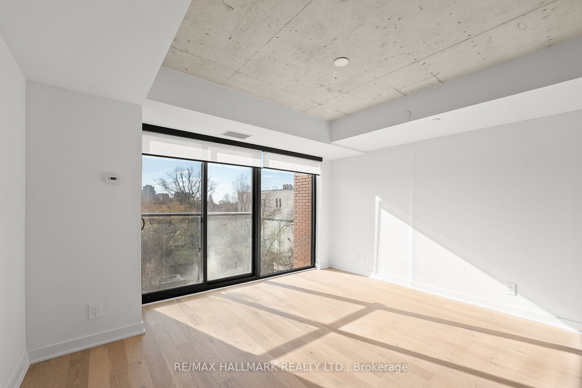 2720 Dundas St W, #324