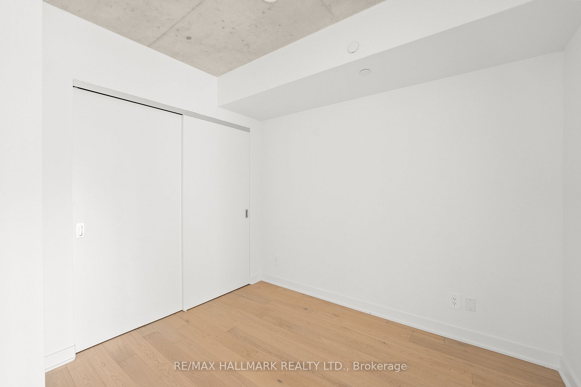 2720 Dundas St W, #324
