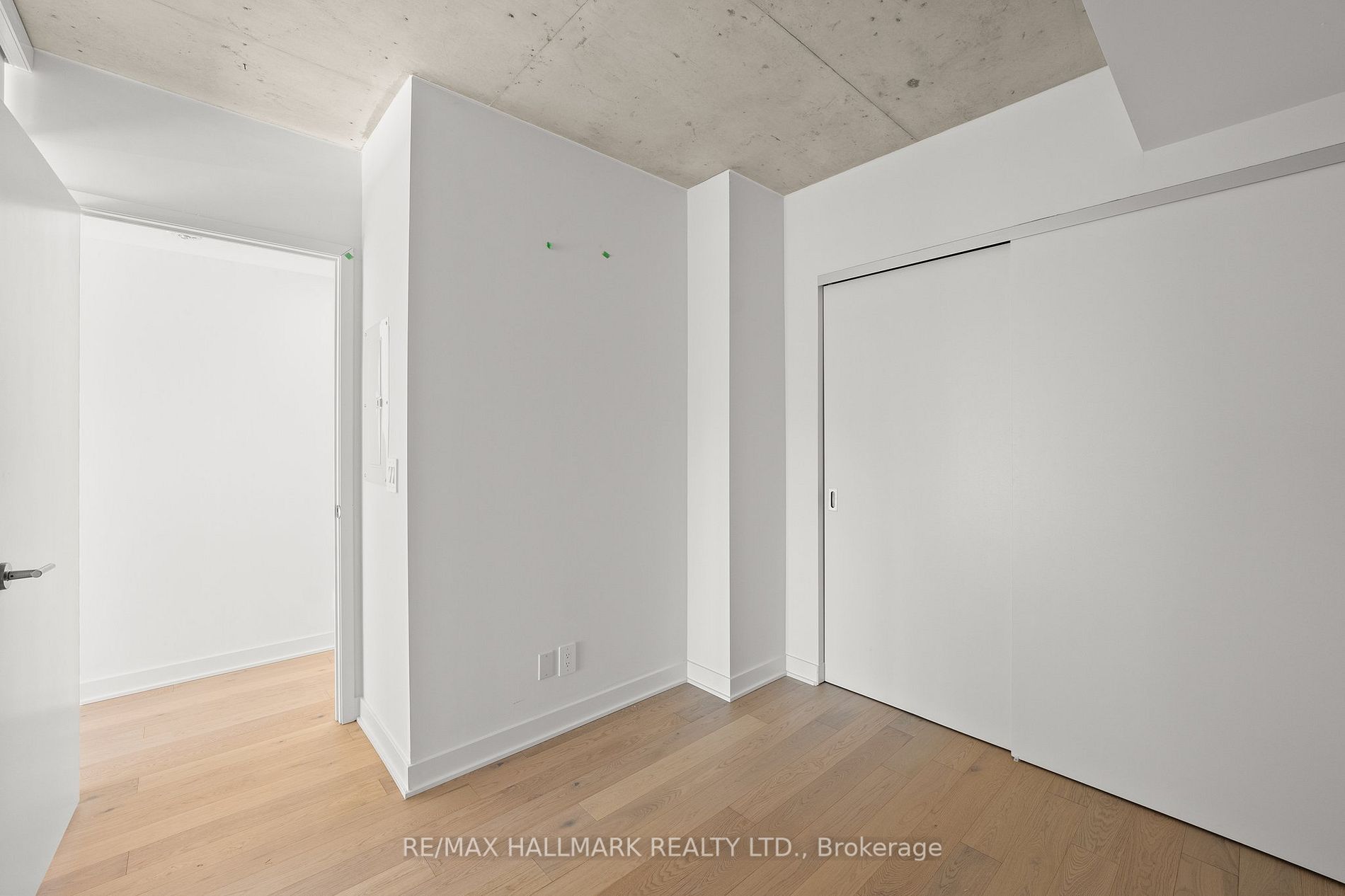 2720 Dundas St W, #324
