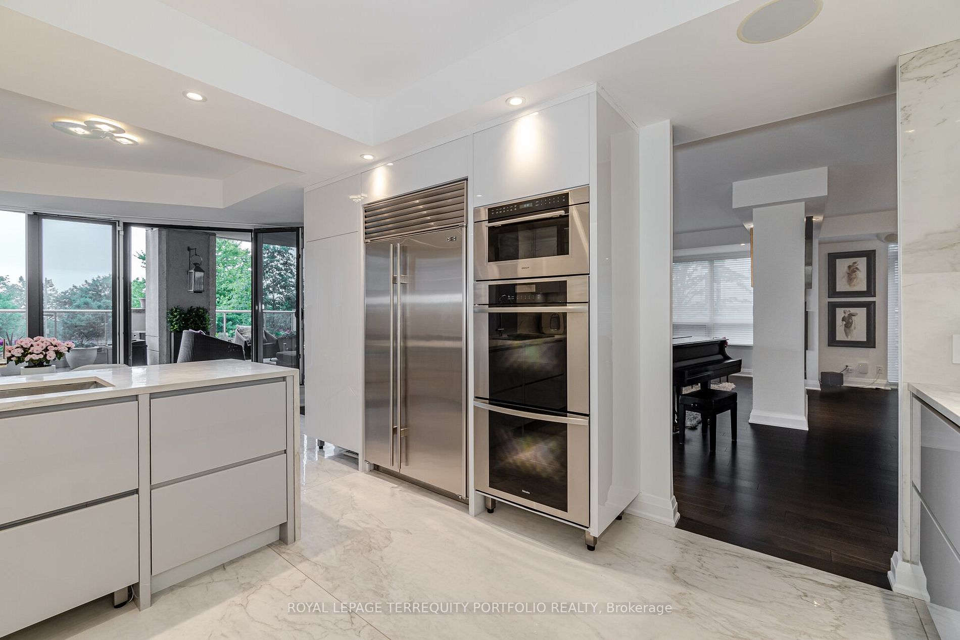 2095 Lake Shore Blvd W, #115