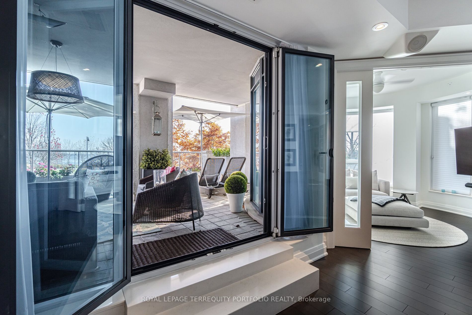 2095 Lake Shore Blvd W, #115