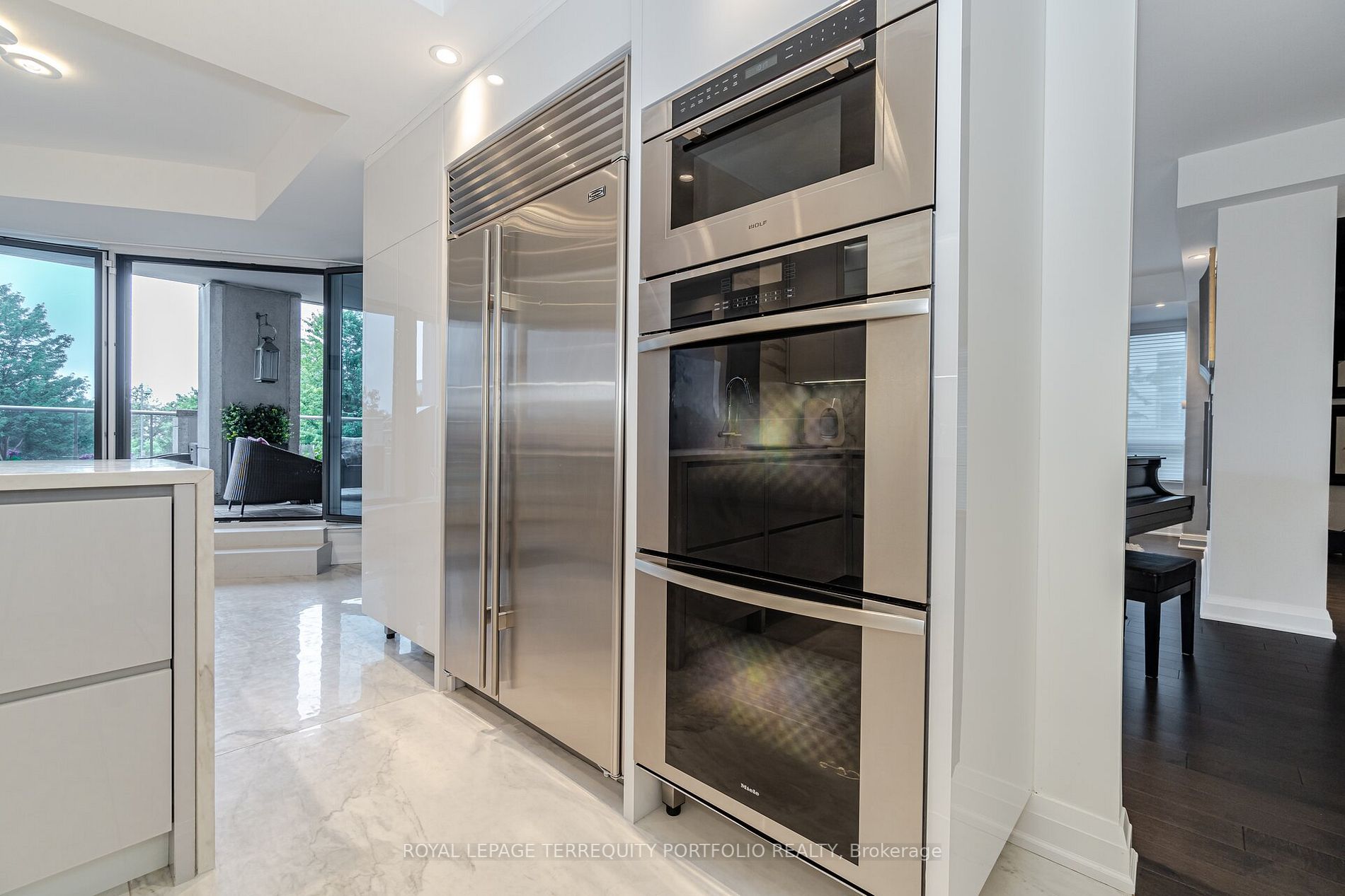 2095 Lake Shore Blvd W, #115