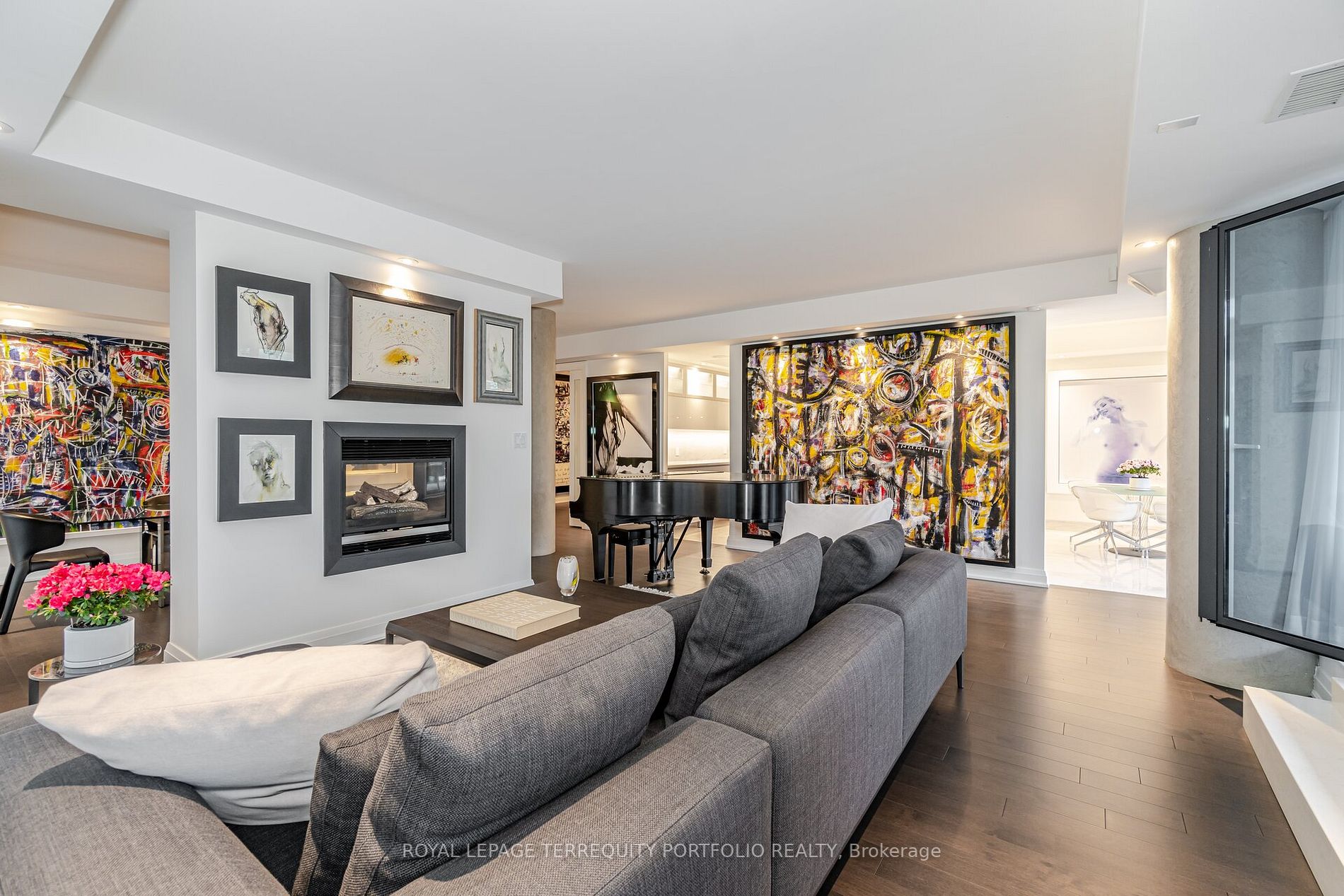 2095 Lake Shore Blvd W, #115
