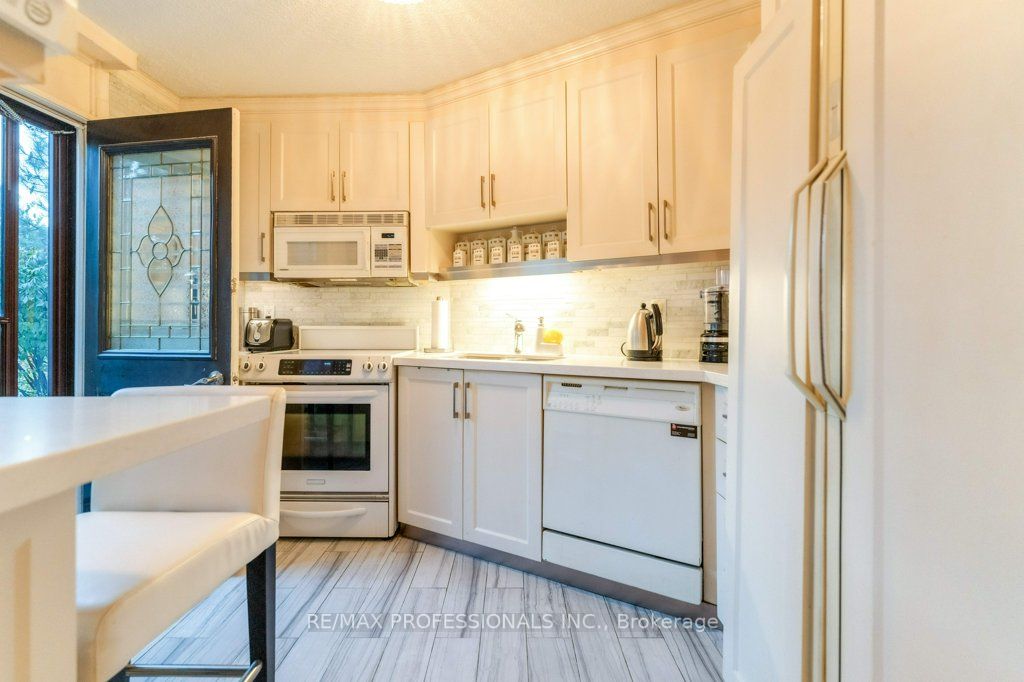 296 Mill Rd, #G9