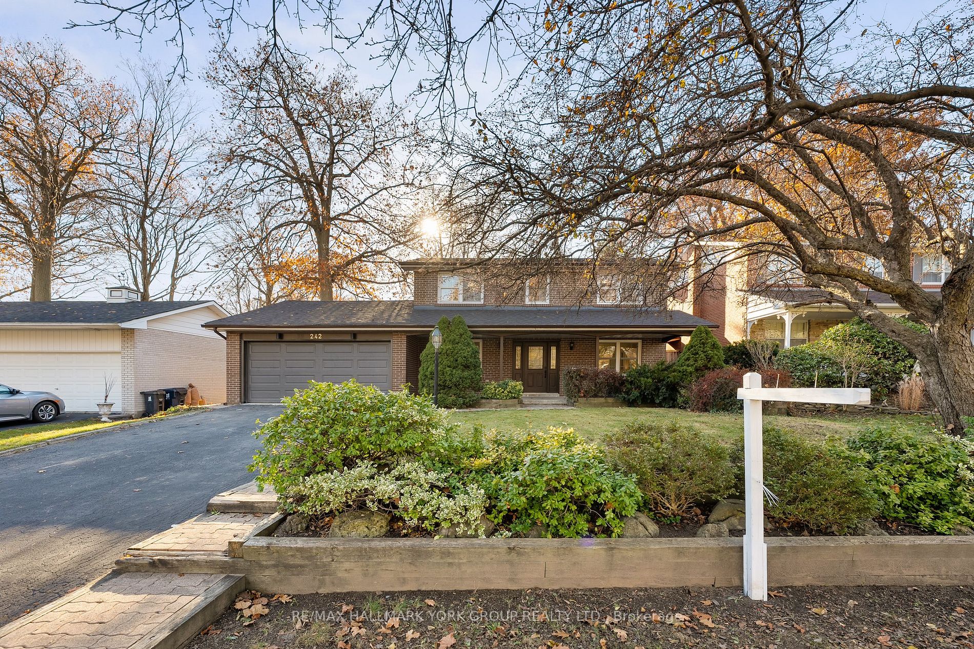 242 Mill Rd