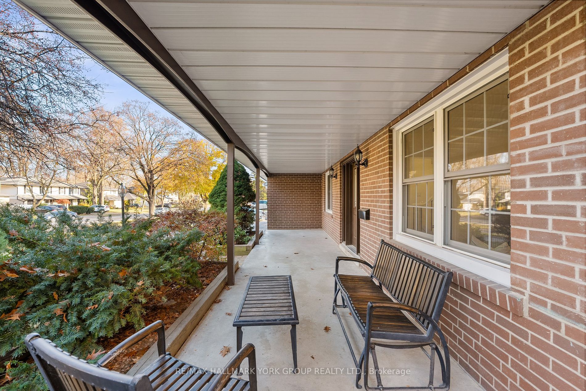 242 Mill Rd