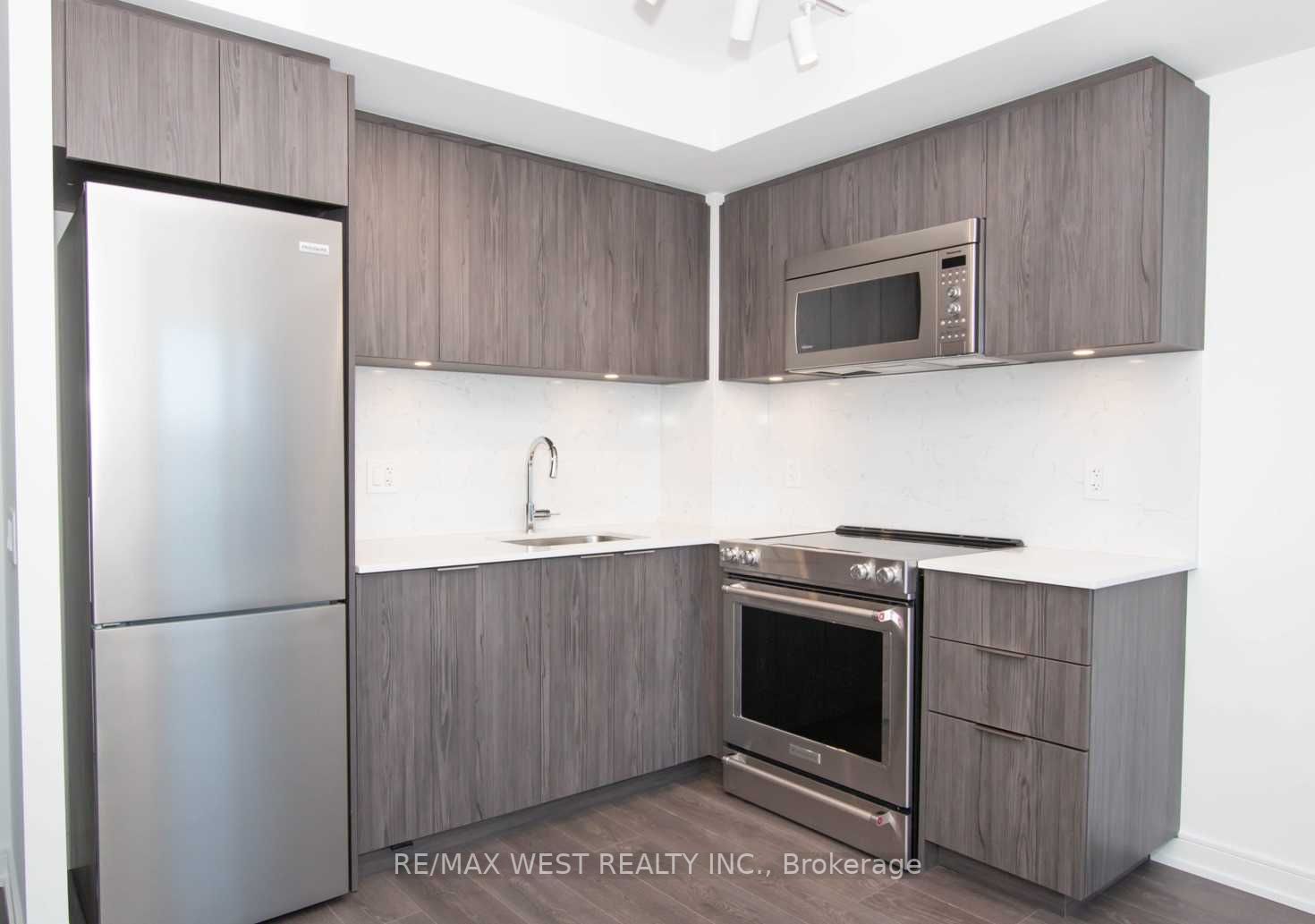 30 Samuel Wood Way, #503
