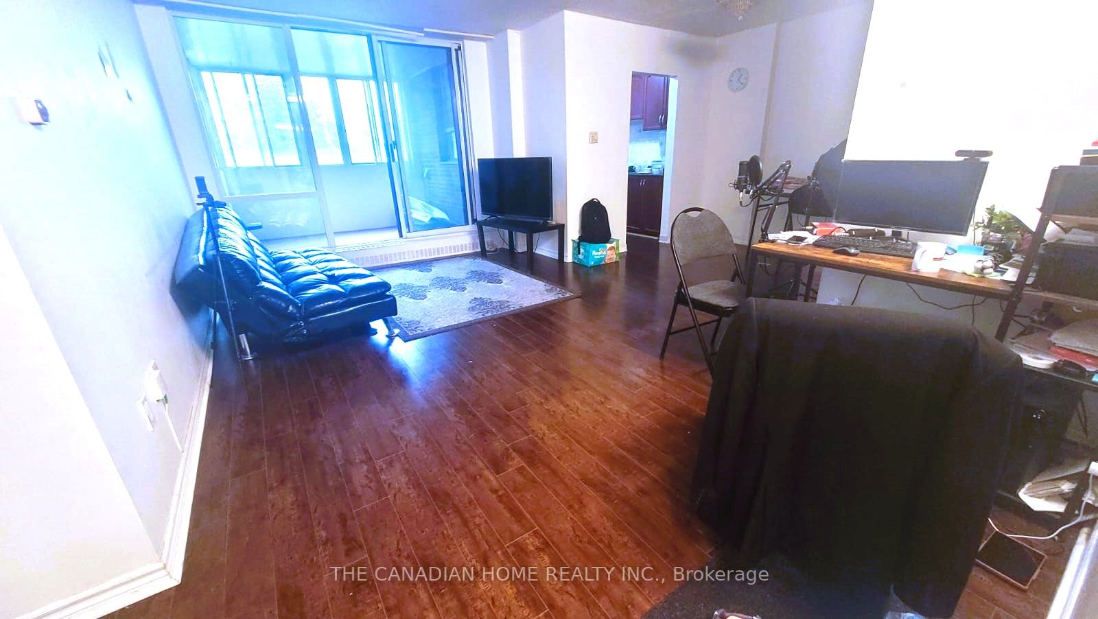 1615 Bloor St, #305