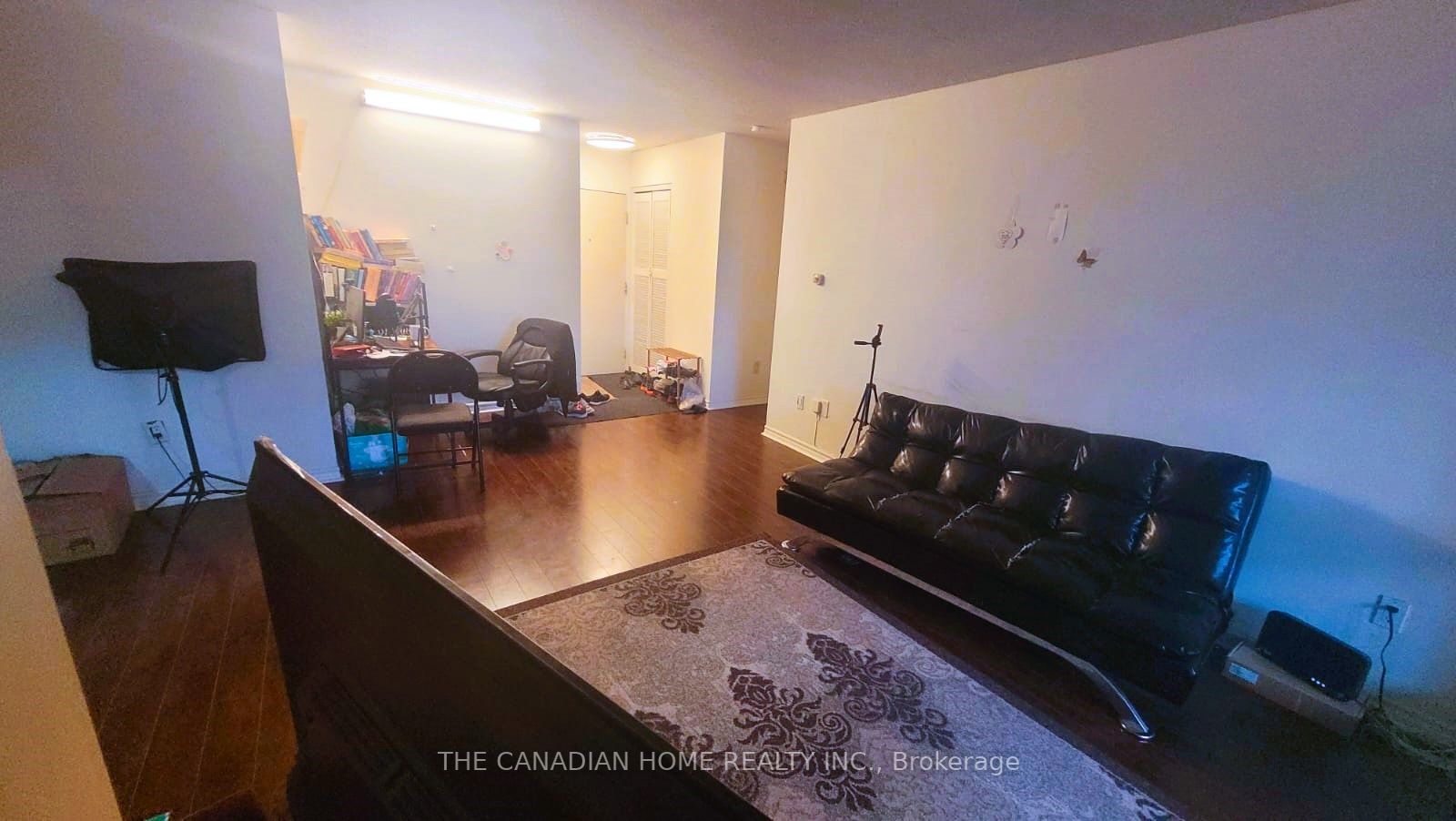 1615 Bloor St, #305