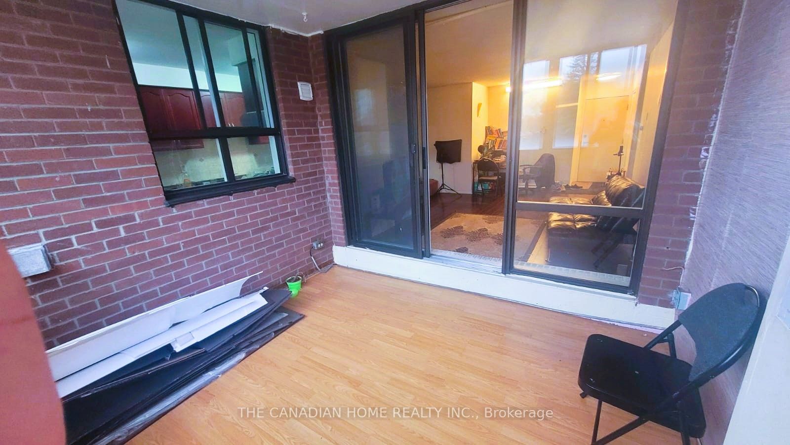 1615 Bloor St, #305