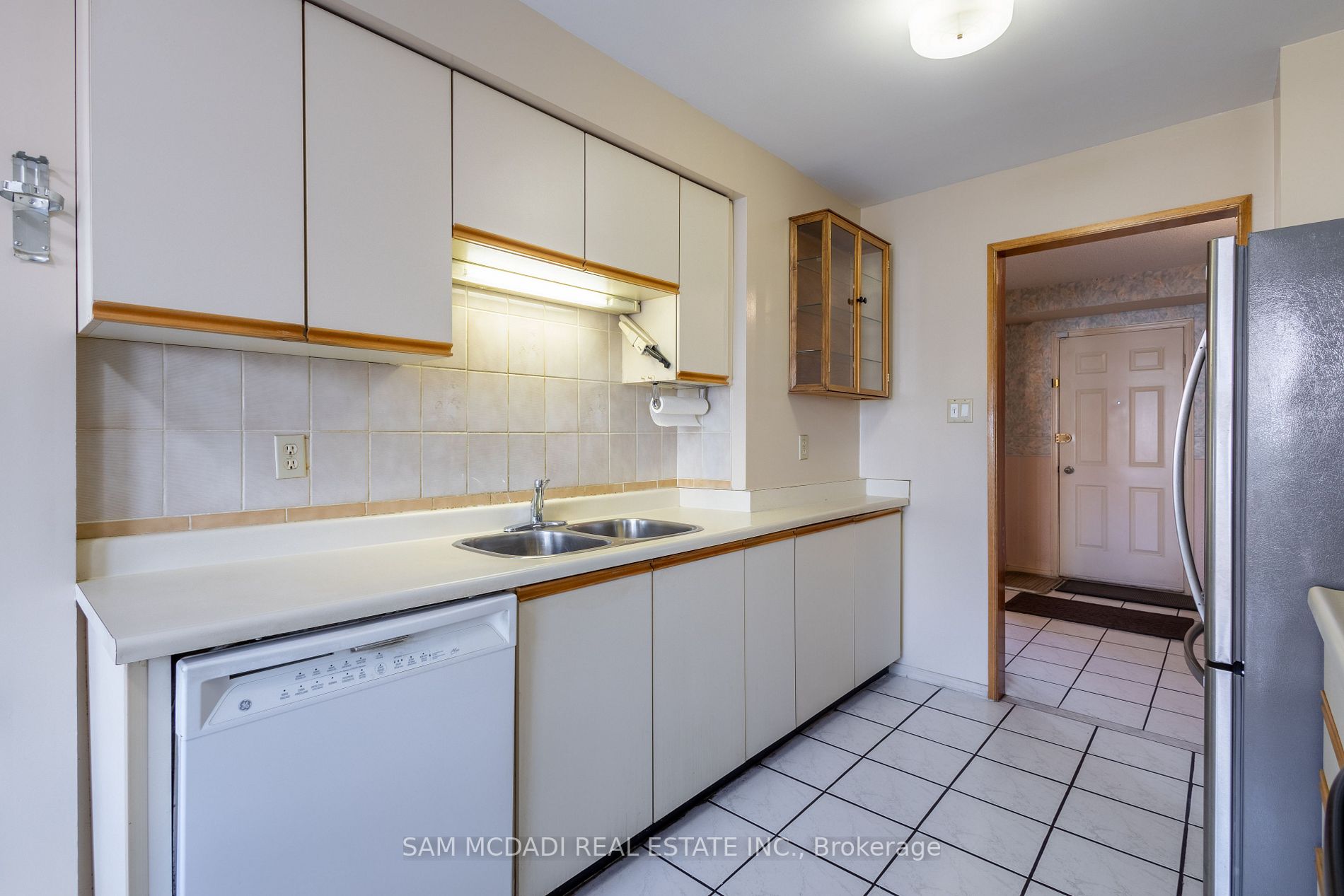 60 La France Rd S